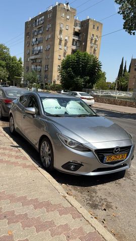 מודעת רכב מאזדה 3