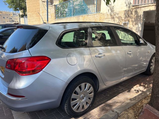 אופל אסטרה