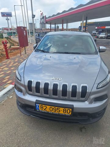 מודעת רכב ג'יפ צ'ירוקי