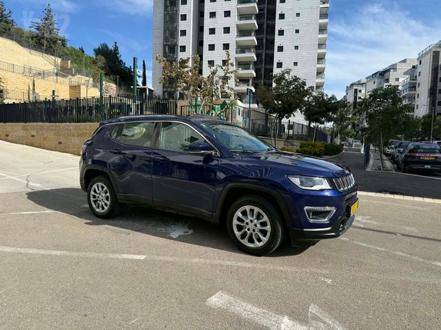 מודעת רכב ג'יפ קומפאס