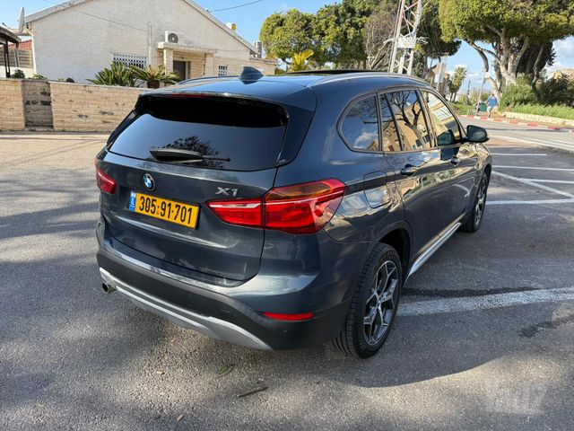 ב מ וו X1