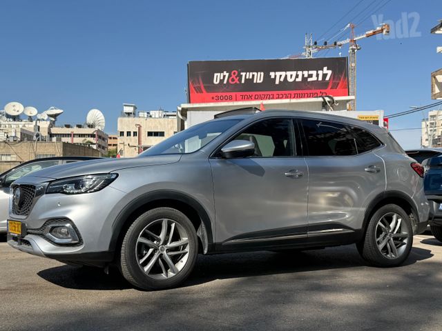 מודעת רכב אם ג'י EHS PHEV