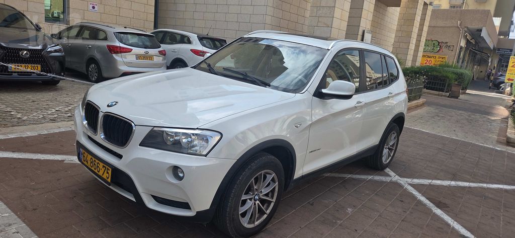 ב מ וו X3