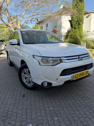 מודעת רכב מיצובישי אאוטלנדר 1