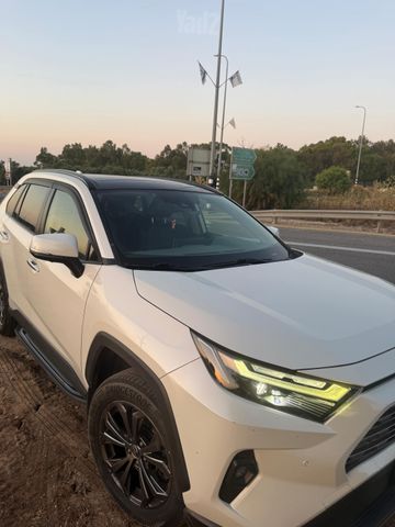 טויוטה RAV4