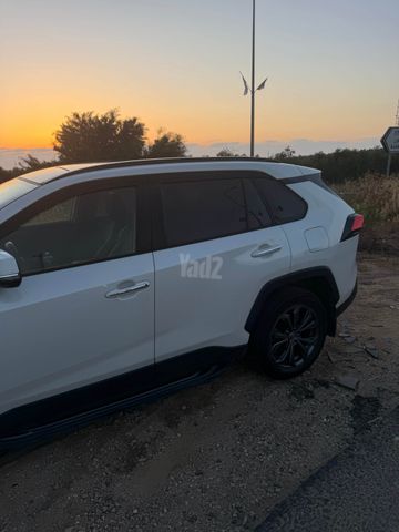 טויוטה RAV4