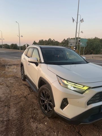 טויוטה RAV4