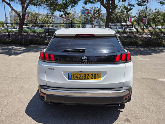 פיג'ו 3008