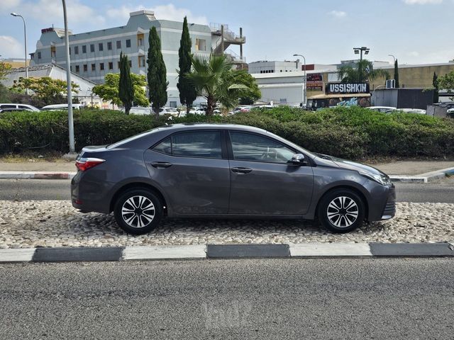 טויוטה קורולה