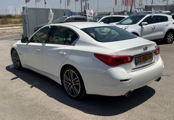 אינפיניטי Q50