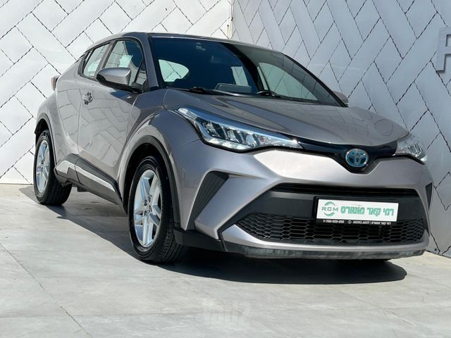 מודעת רכב טויוטה C-HR