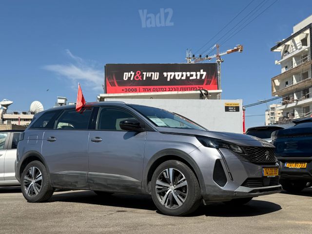 פיג'ו 5008