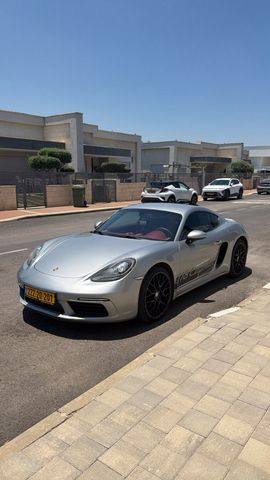 פורשה 718