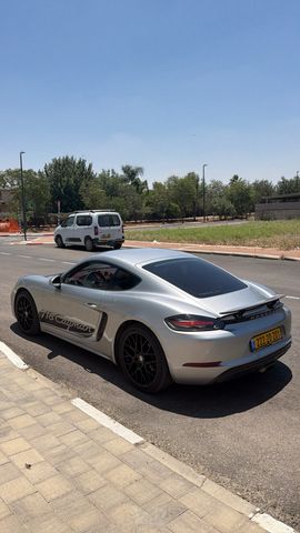 פורשה 718