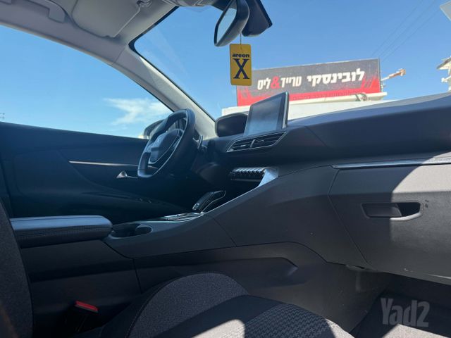 פיג'ו 5008