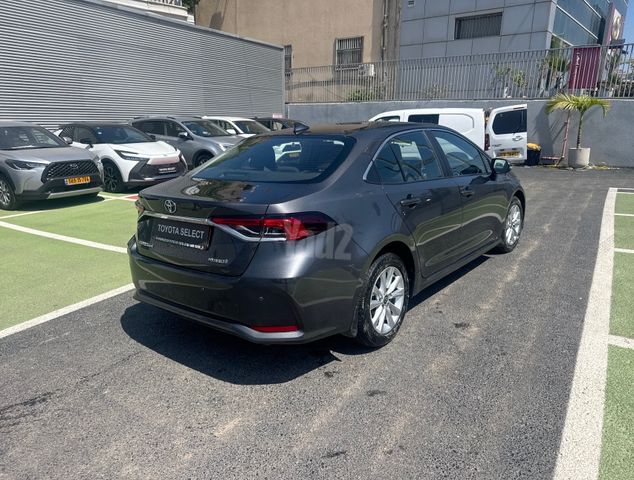 טויוטה קורולה