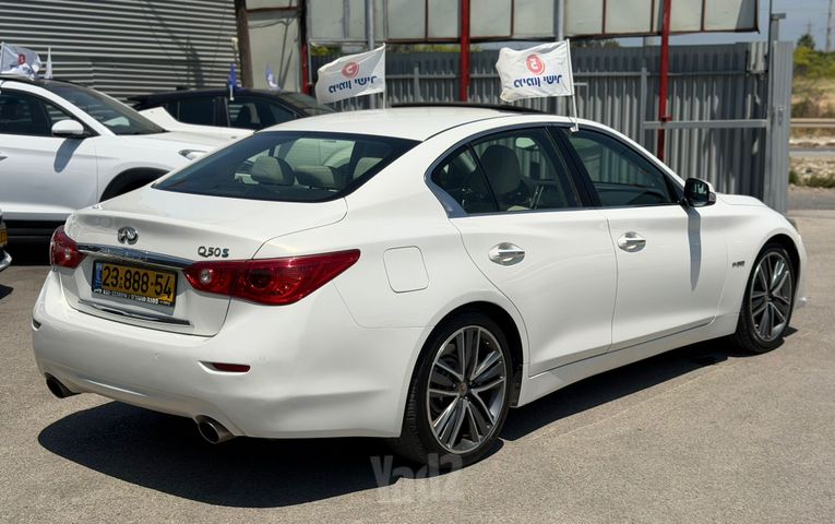 אינפיניטי Q50