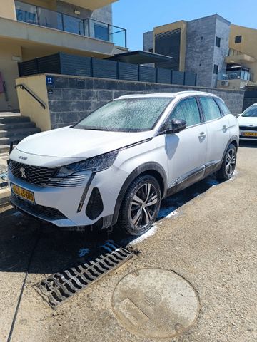 פיג'ו 3008