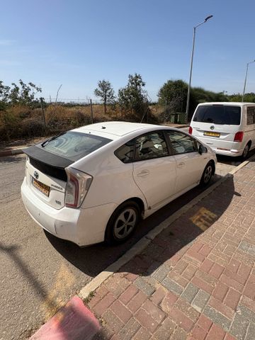 מודעת רכב טויוטה פריוס