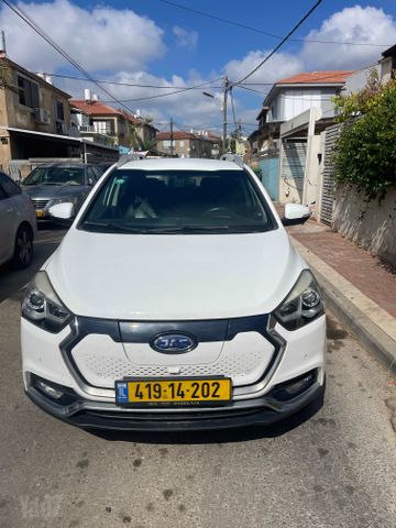 מודעת רכב ג׳יי.איי.סי E-S2