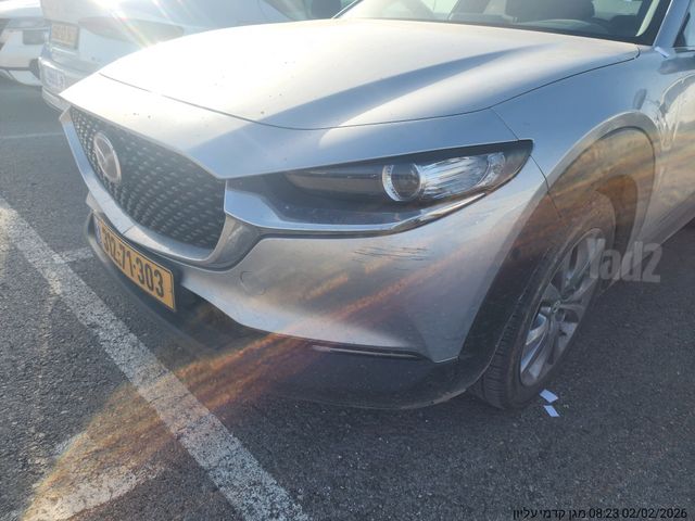 מודעת רכב מאזדה CX-30