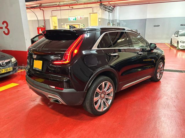 קאדילק XT4