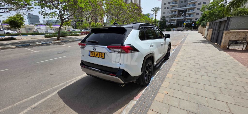 טויוטה RAV4