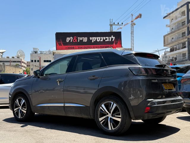פיג'ו 3008
