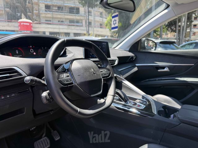 פיג'ו 3008