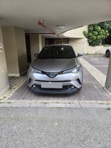 מודעת רכב טויוטה C-HR
