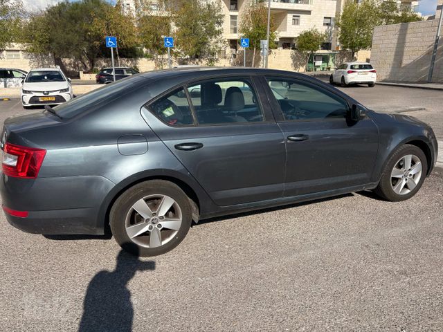 סקודה אוקטביה