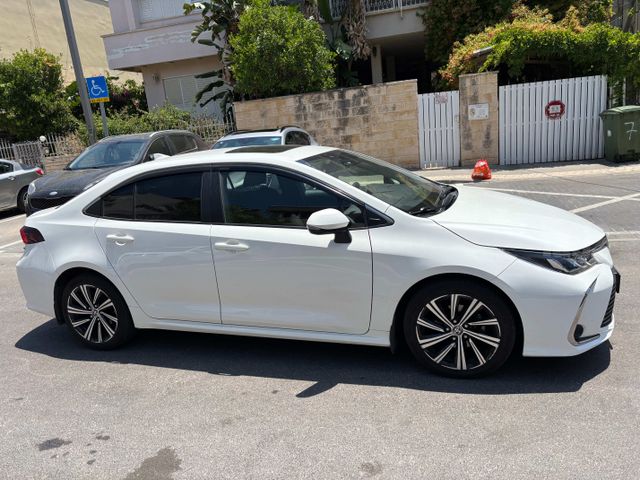 טויוטה קורולה