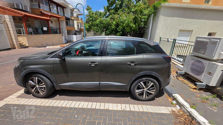 פיג'ו 3008