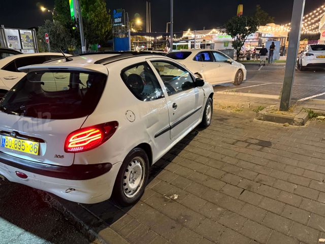 מודעת רכב פיג'ו 206