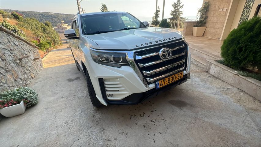 טויוטה לנד קרוזר