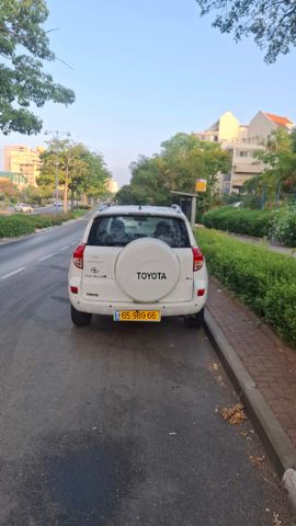 טויוטה RAV4