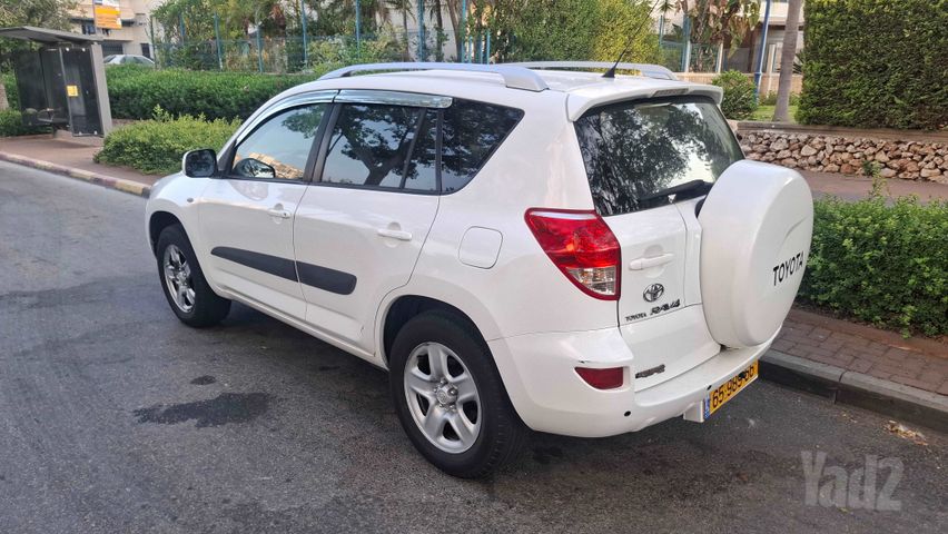 טויוטה RAV4