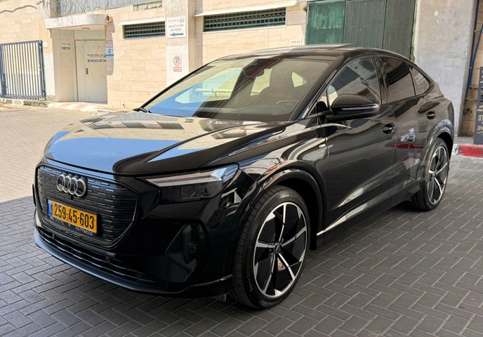 אאודי Q4 e-tron