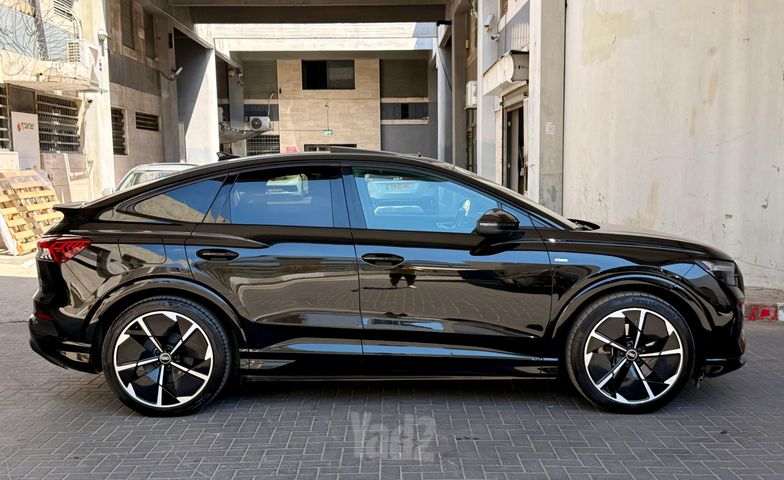 אאודי Q4 e-tron