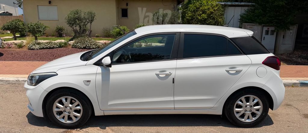יונדאי i20