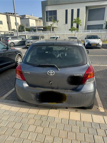 טויוטה יאריס