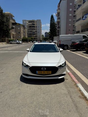 מודעת רכב מאזדה 3