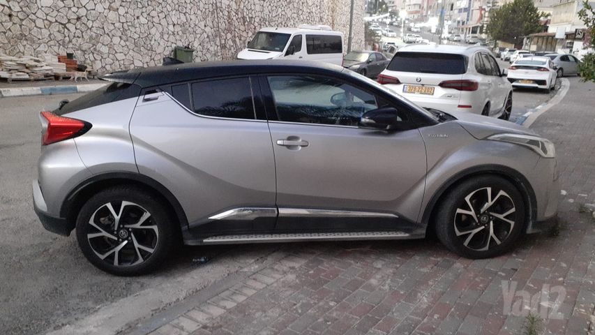 מודעת רכב טויוטה C-HR