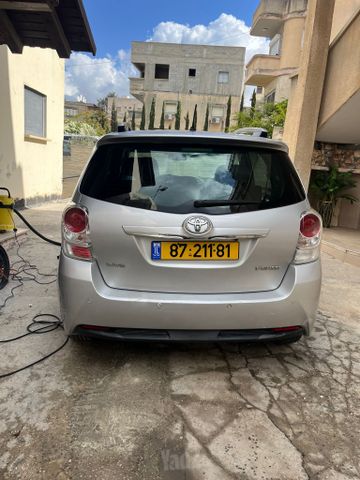 מודעת רכב טויוטה ורסו