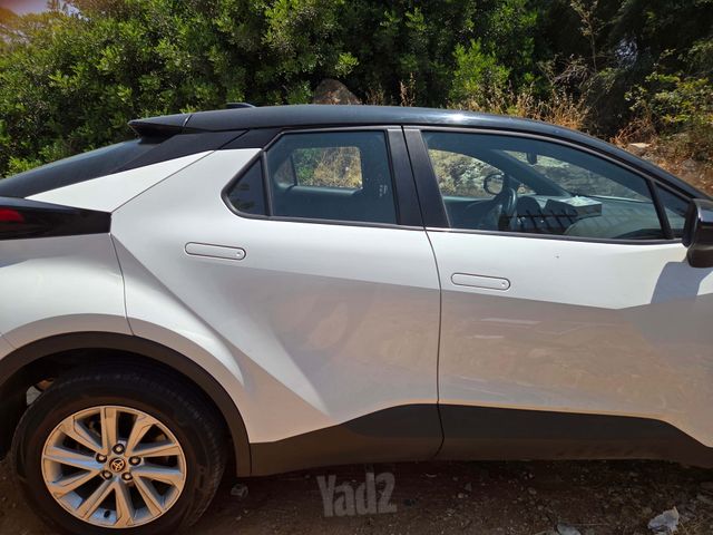 C-HR Dynamic Plus היברידי אוט׳ 1.8 (98 כ״ס)