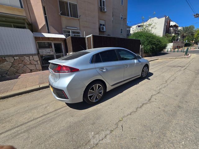 יונדאי איוניק