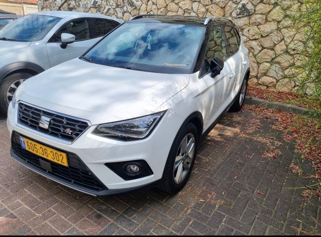 סיאט ארונה