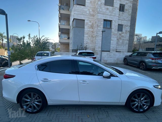 3 4X2 Spirit אוט׳ סדאן 4 דל 2.0 (165 כ״ס) [2019-2026]