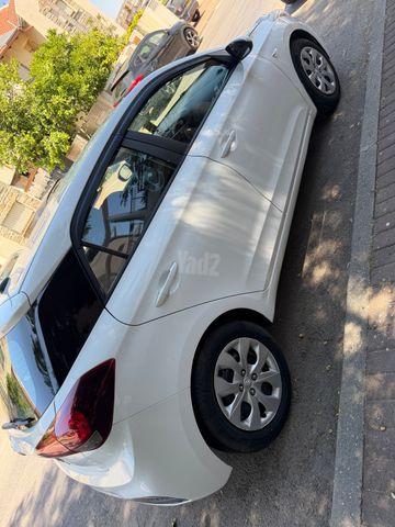 יונדאי i20
