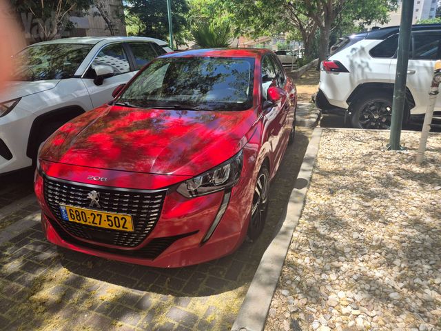 פיג'ו 208